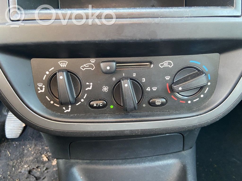 Citroen C3 Climate control unit 
