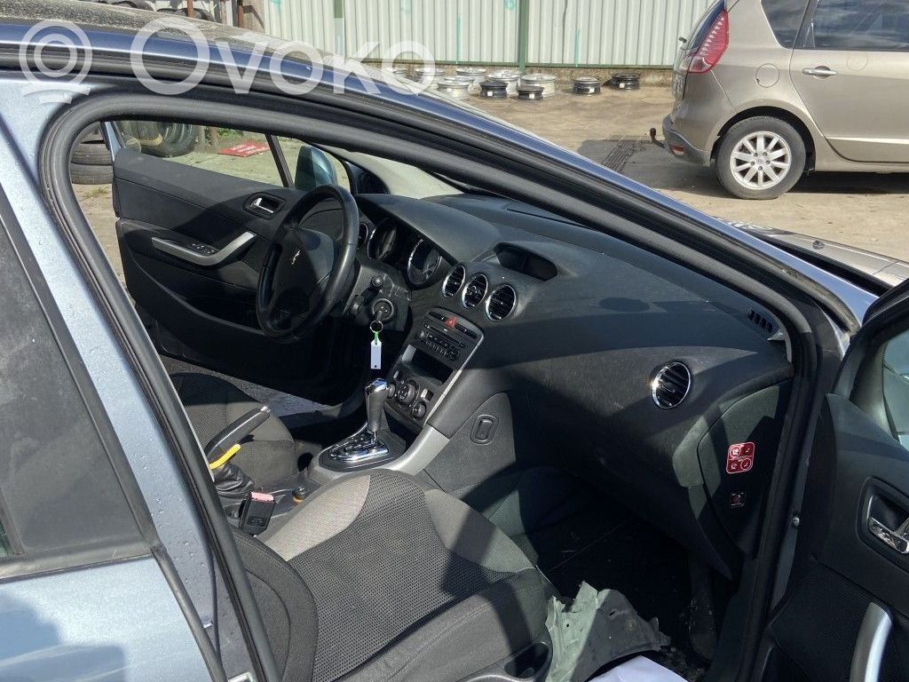 Peugeot 308 Front door rubber seal 