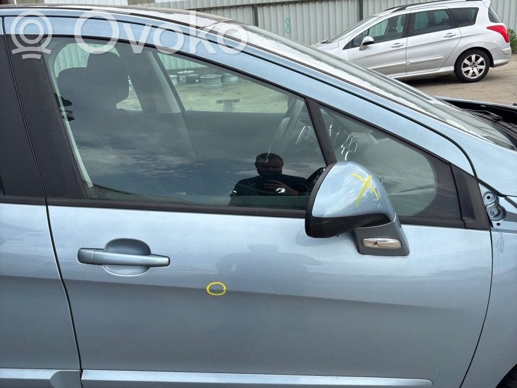 Peugeot 308 Front door rubber seal 