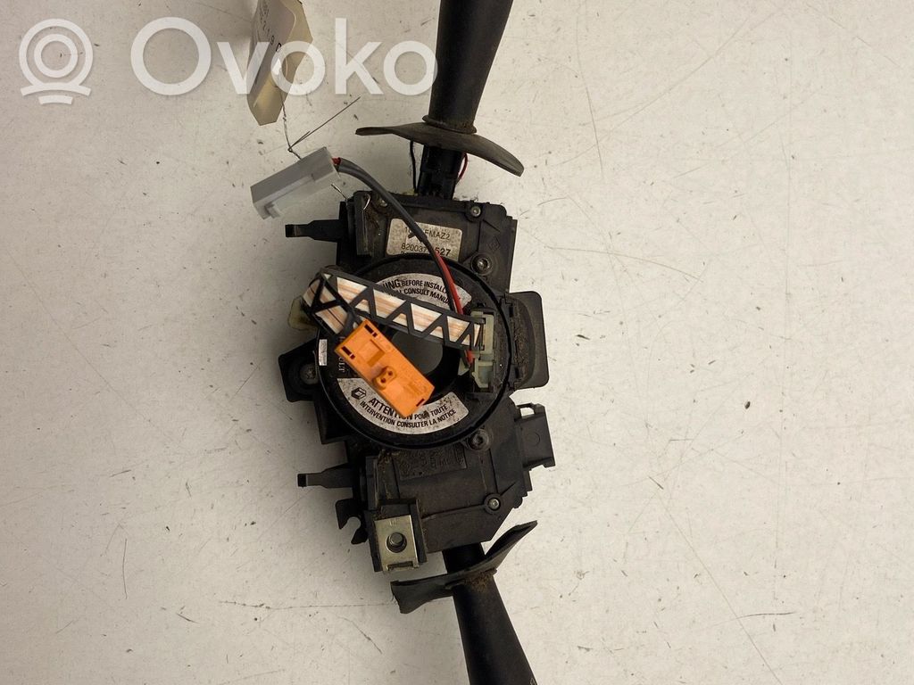 Renault Kangoo I Interruptor/palanca de limpiador de luz de giro 
