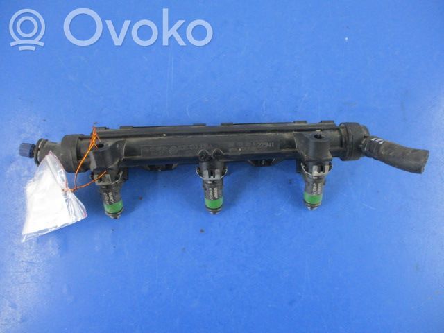 Skoda Fabia Mk1 (6Y) Listwa wtryskowa 