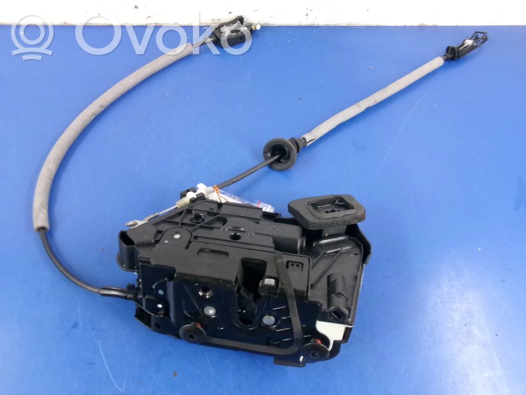 Volkswagen Cross Polo Zamek drzwi przednich 