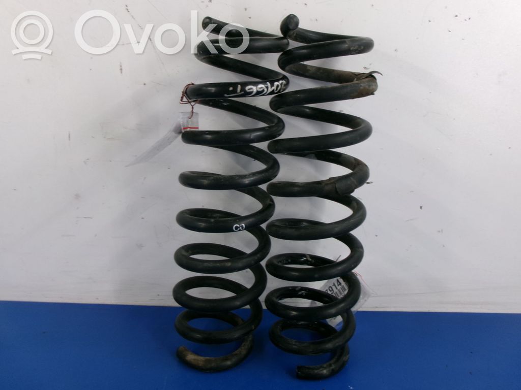 BMW 1 E82 E88 Arc elicoidal spate 