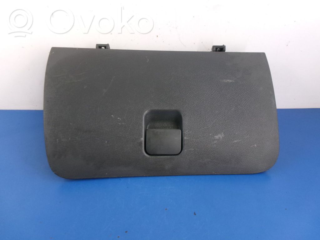 Chevrolet Lanos Glove box 