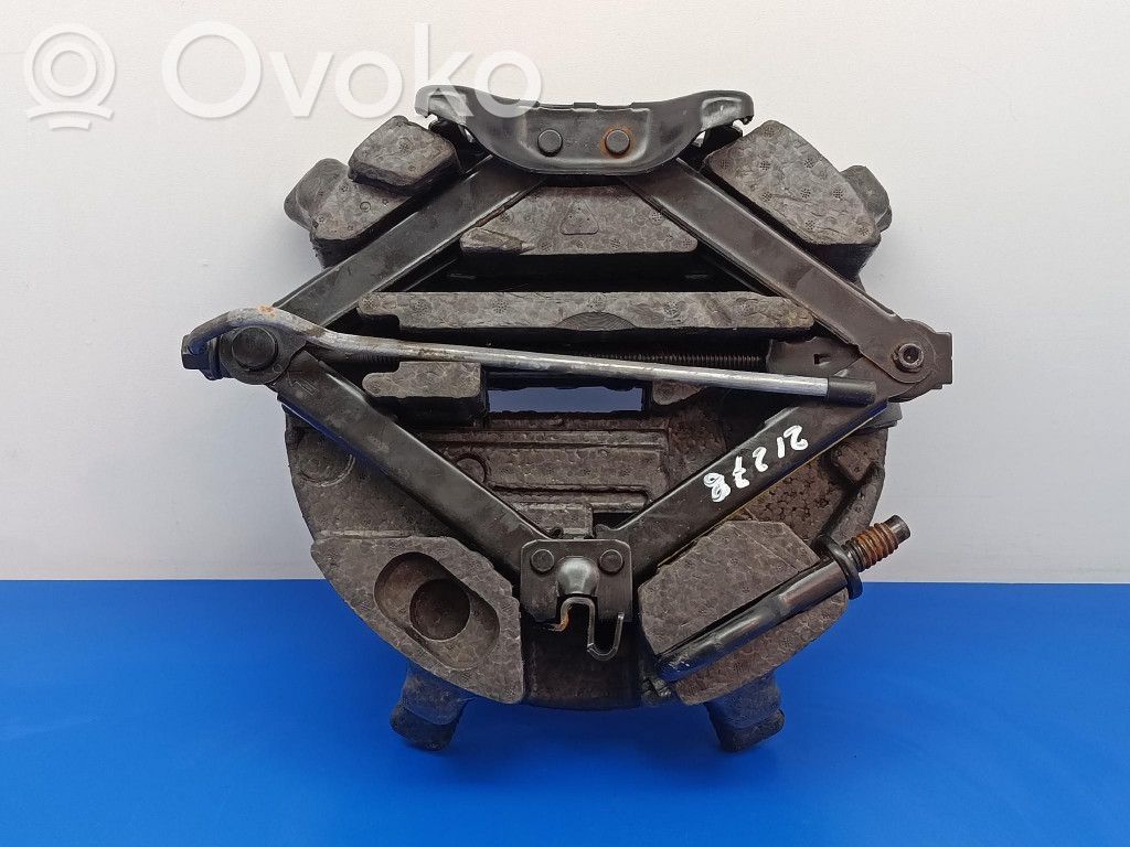 Ford C-MAX I Tunkki 