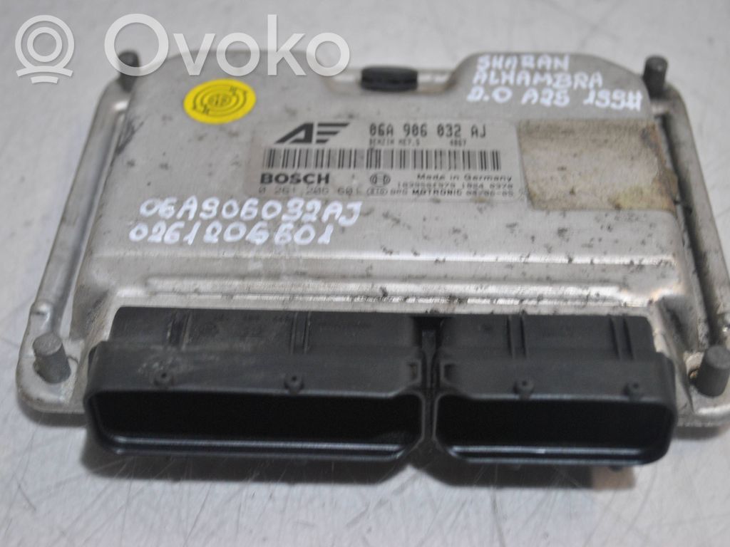 Engine control unit/module ECU   06A906032AJ,0261206601,1039S01979