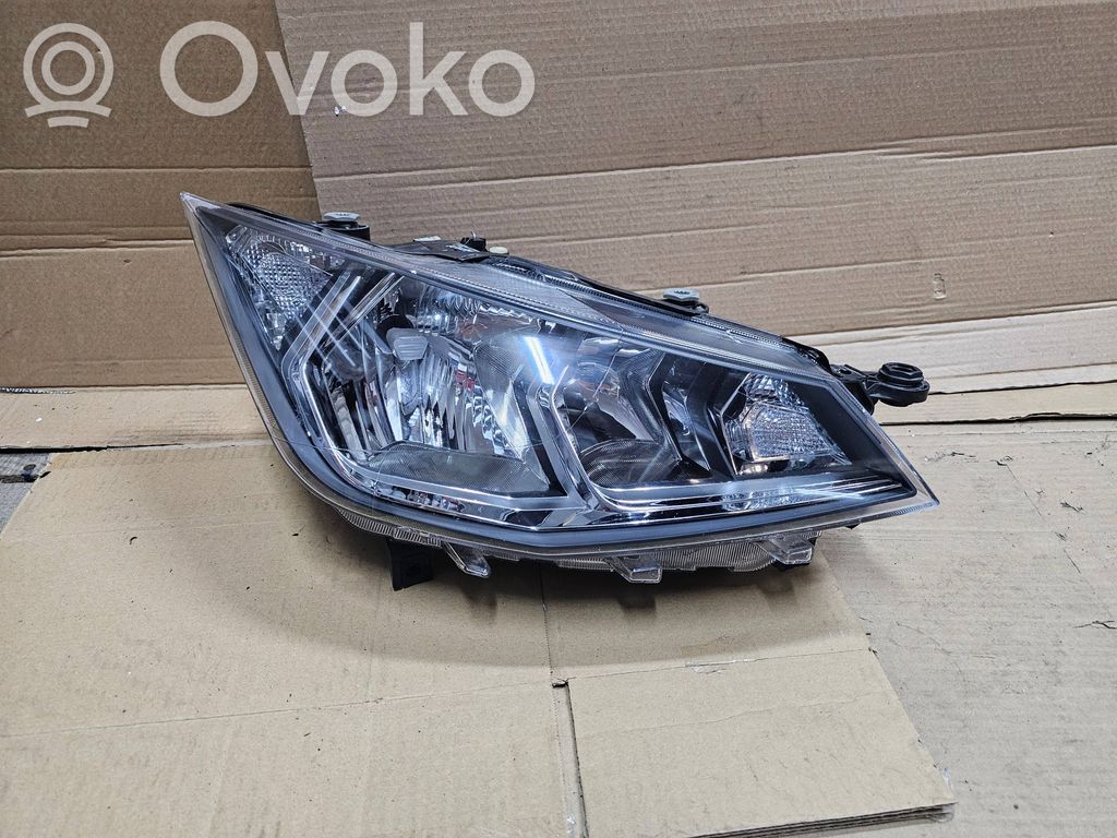 Seat Arona Lampa przednia 