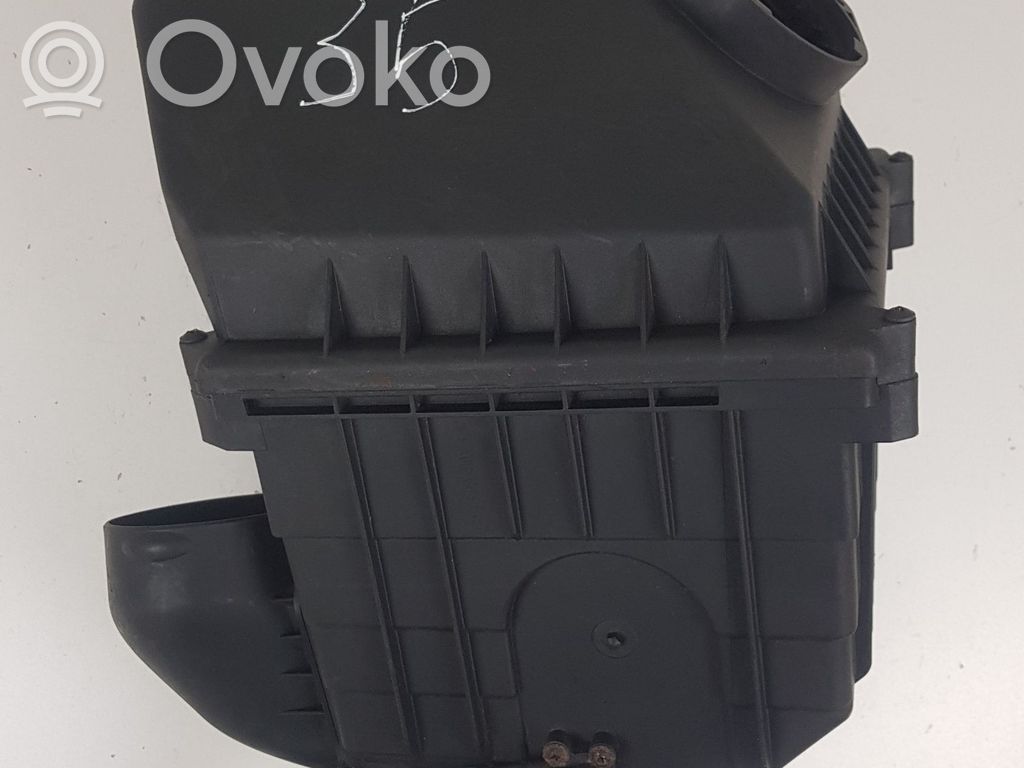 Volkswagen Phaeton Air filter box 