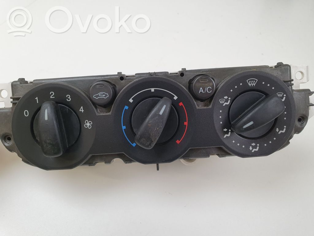 Climate control unit   7M5T19980AA