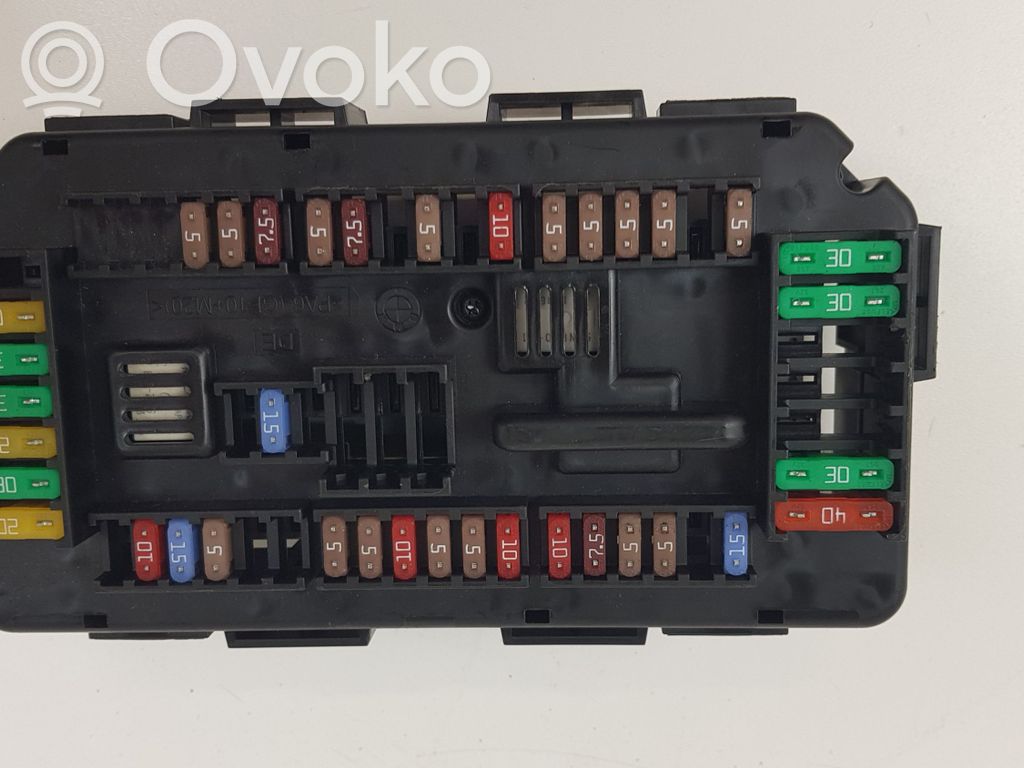 BMW 3 F30 F35 F31 Sulakemoduuli 