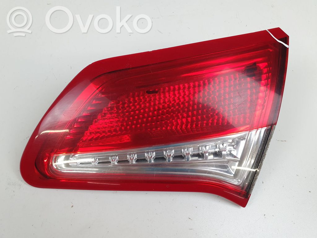 Citroen C4 II Luces portón trasero/de freno 