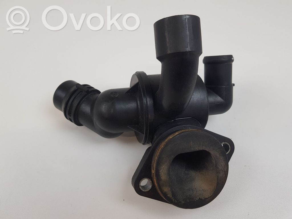 Audi A4 S4 B8 8K Termostat / Obudowa termostatu 