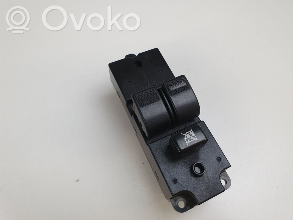 Mazda Premacy Electric window control switch 