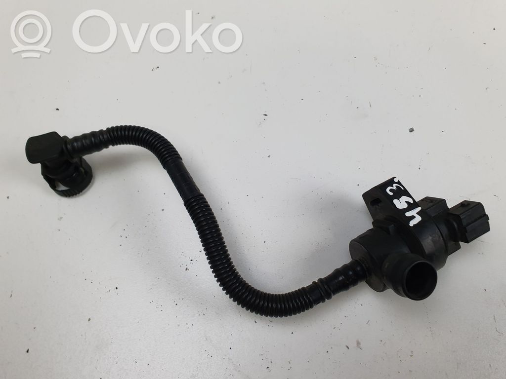 BMW 1 E81 E87 Degalų bako vožtuvas 