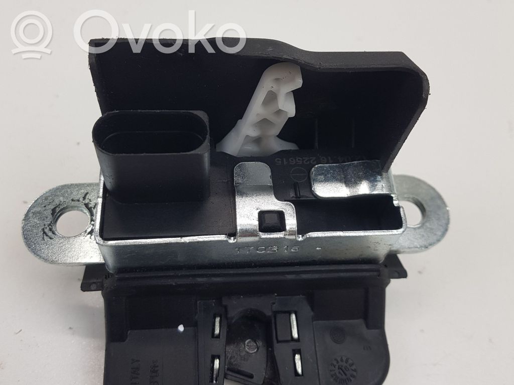 Volkswagen Scirocco Tailgate/trunk/boot lock/catch/latch 
