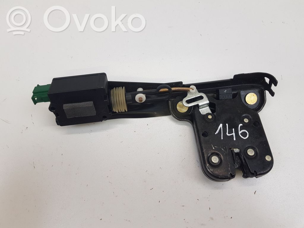 Zamek klapy tylnej / bagażnika   8N0827505E,8N0827505F