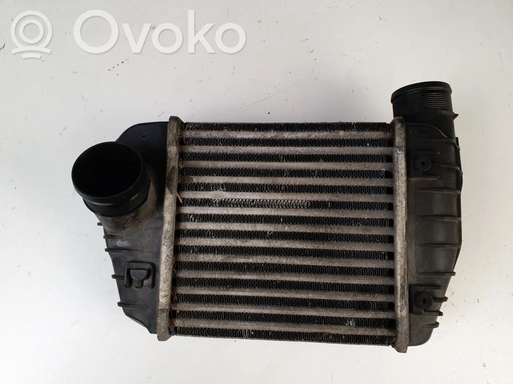 Audi A6 S6 C6 4F Interkūlerio radiatorius 