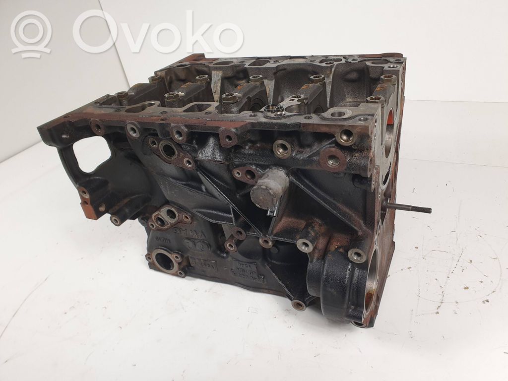 Volkswagen Golf VII Engine block 