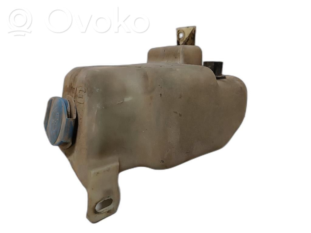 Volkswagen Golf IV Windshield washer fluid reservoir/tank 