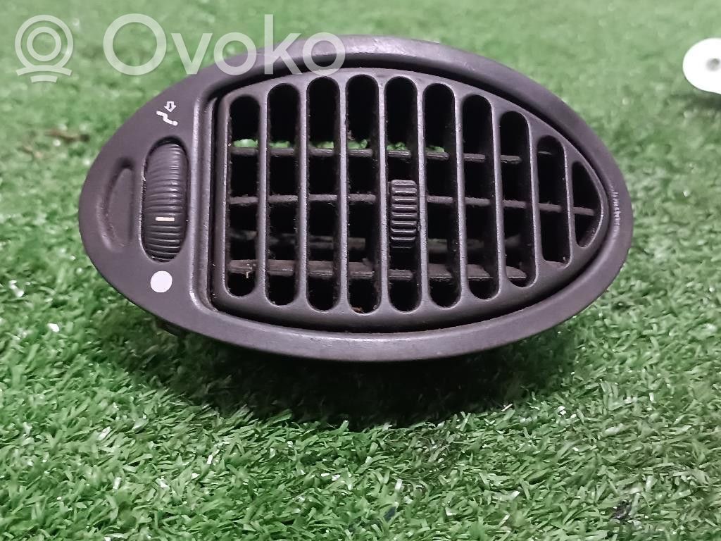 Lancia Y 840 Dashboard side air vent grill/cover trim 