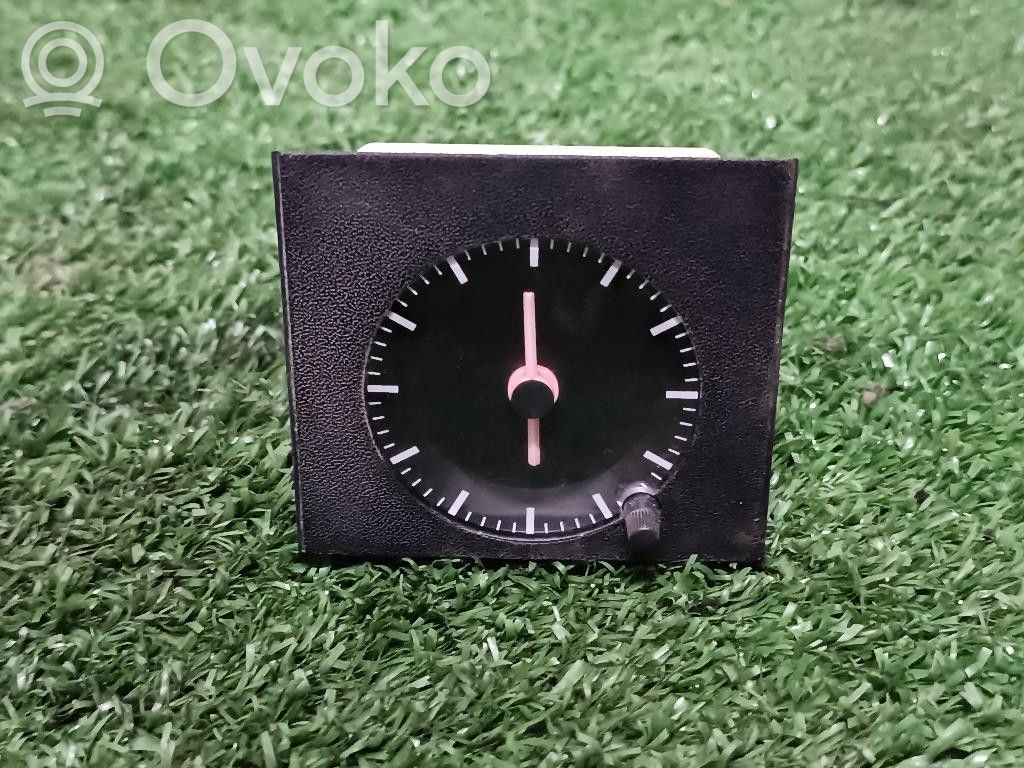 Renault Clio I Clock 