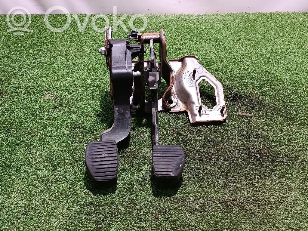Pedal assembly   4500EA,4500EA,DV6FEBHWBH02