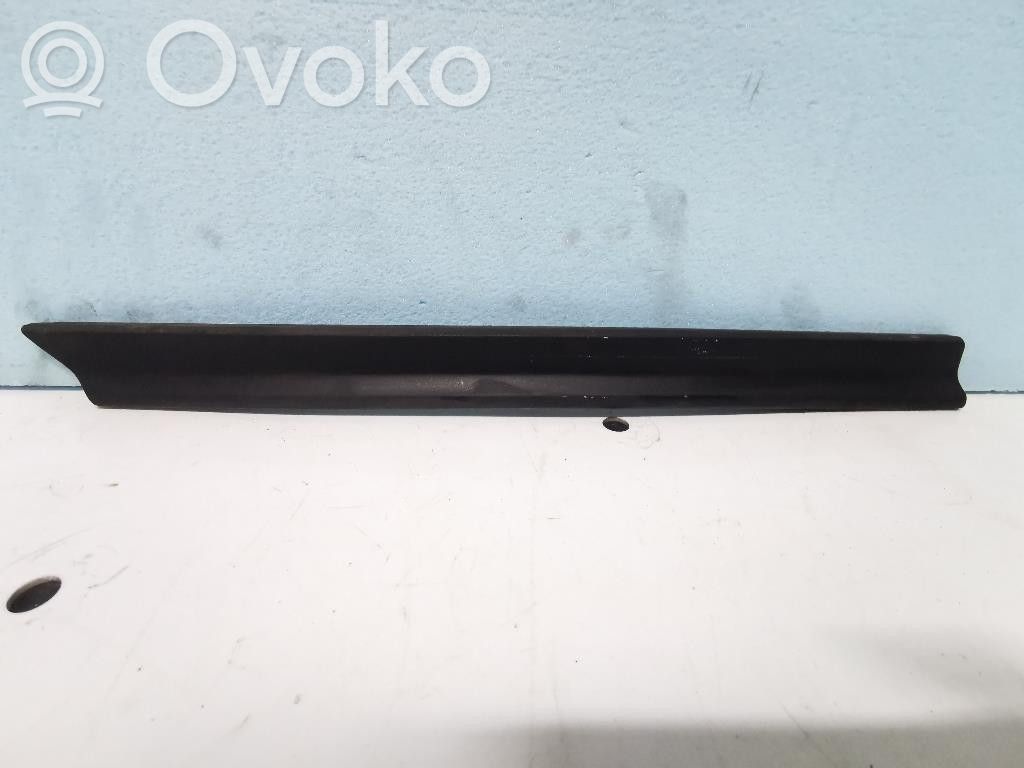 Fiat Uno Priekšējās arkas apdare 