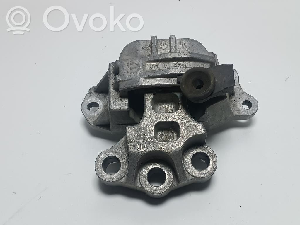 Fiat Tipo Engine mounting bracket 