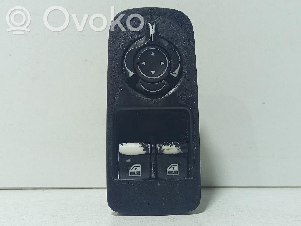 Alfa Romeo Mito Electric window control switch 
