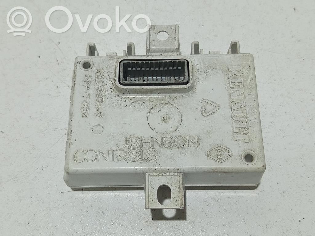 Renault Clio III Radio/CD/DVD/GPS head unit 