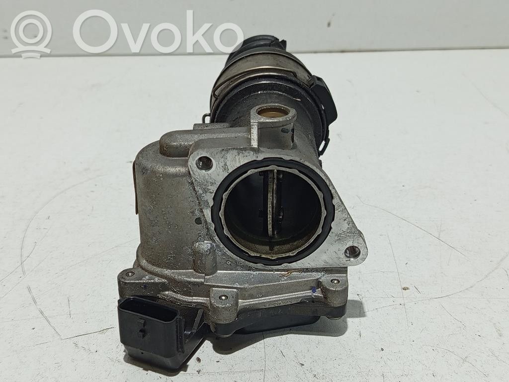 Renault Clio IV Throttle valve 