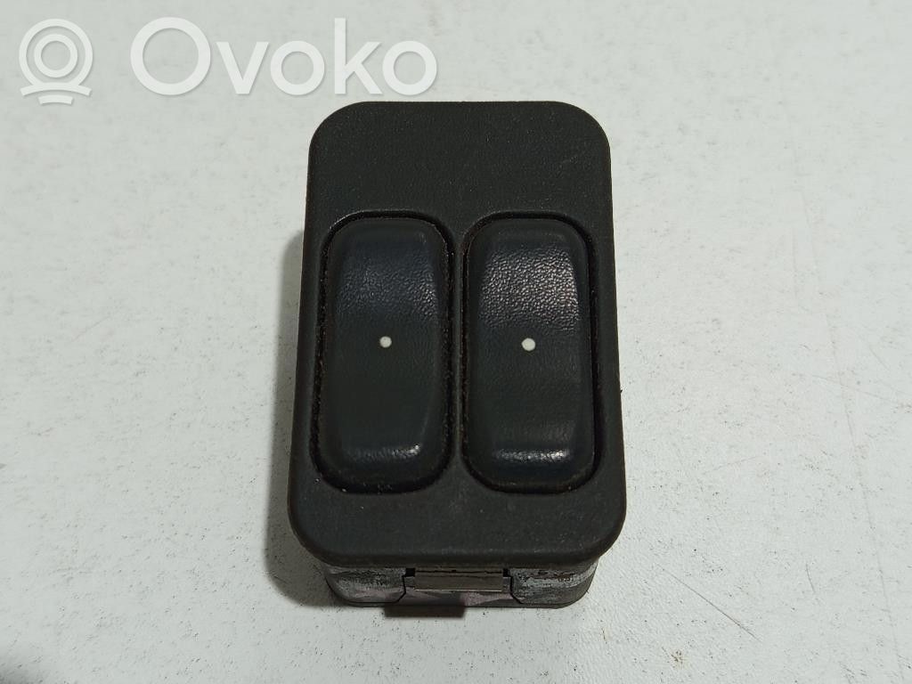 Opel Corsa C Elektrisko logu slēdzis 