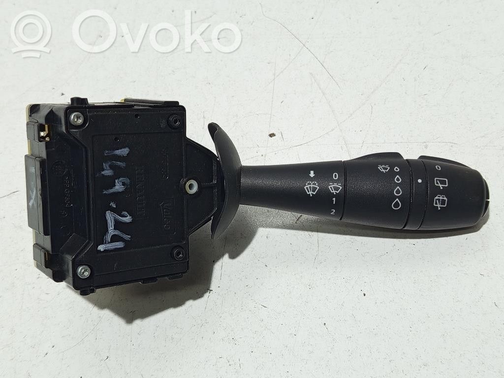Renault Captur Wiper control stalk 