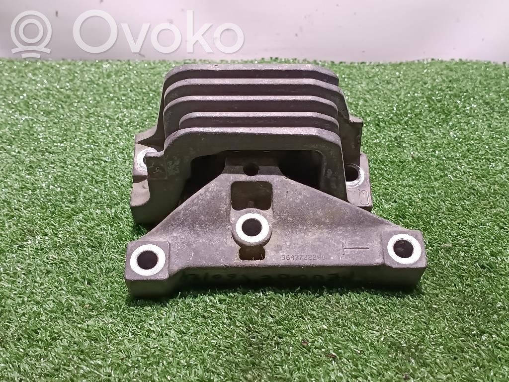 Peugeot 207 Supporto di montaggio del motore (usato) 