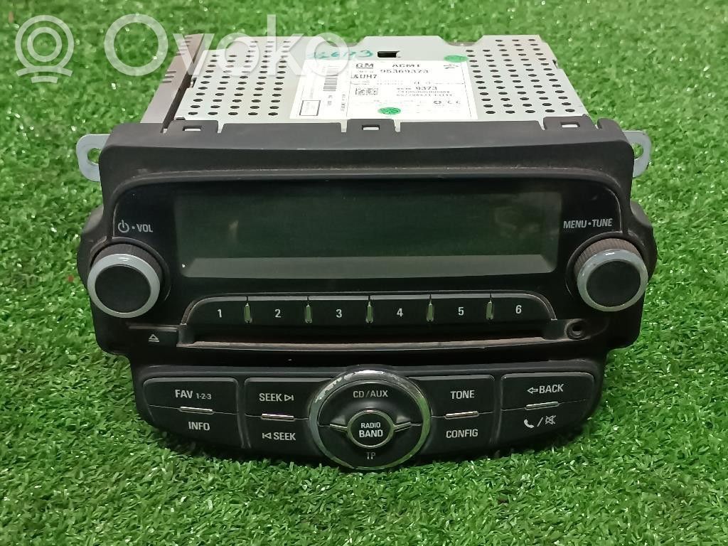 Chevrolet Trax Panel / Radioodtwarzacz CD/DVD/GPS 