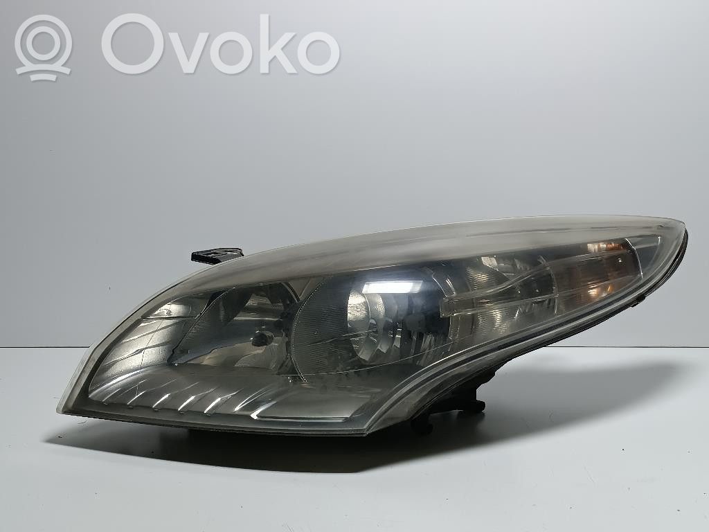 Renault Megane III Lampa przednia 