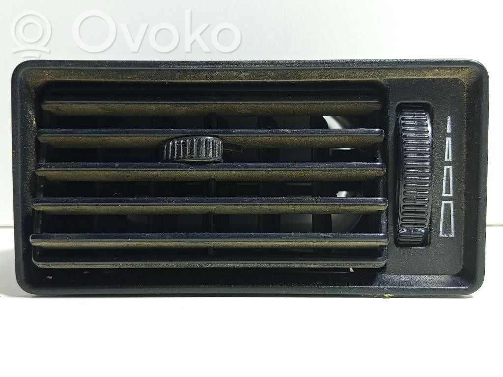 Fiat Tipo Kojelaudan sivutuuletussuuttimen kehys 