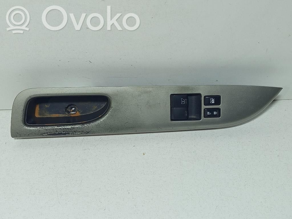 Nissan Micra Включатель электрических окон 