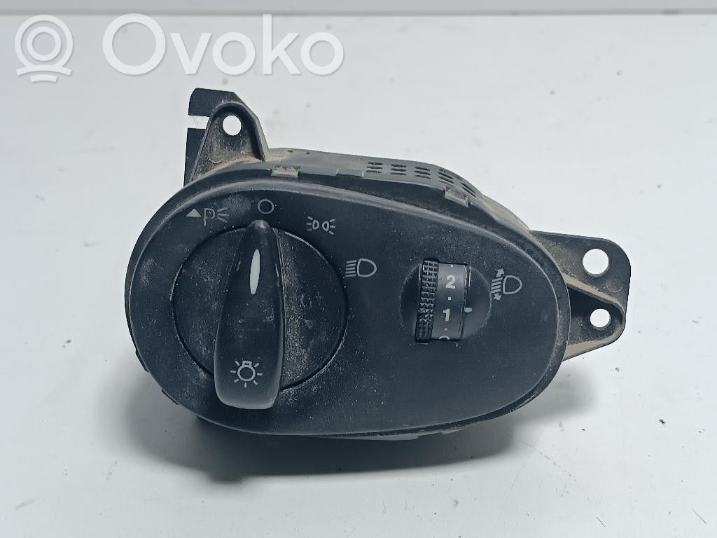 Un conjunto de interruptores   98AG13A024,98AG13A024,FYDA
