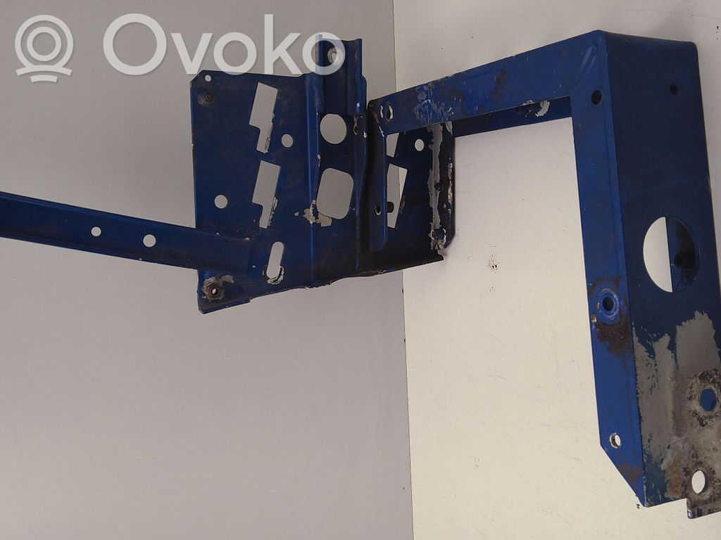Fender mounting bracket   4D0821137AL