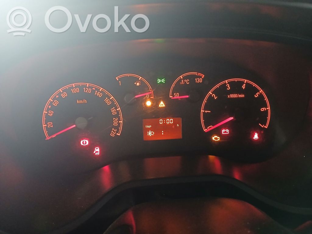 Opel Combo D Speedometer (instrument cluster) 