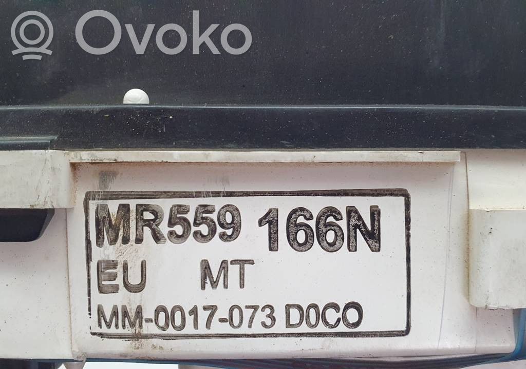 Mitsubishi L200 Nopeusmittari (mittaristo)