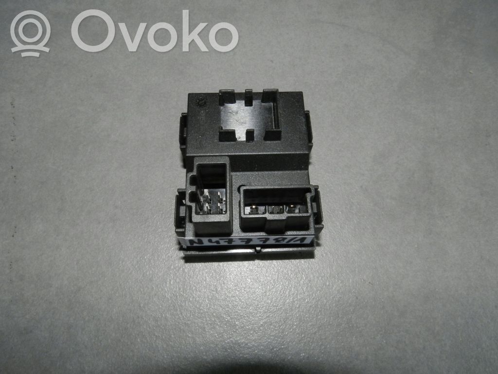 Audi A8 S8 D4 4H Unité de commande / module de toit ouvrant 