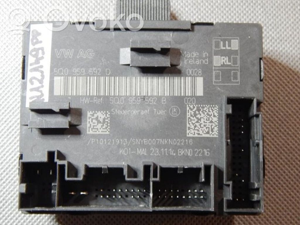 Volkswagen PASSAT B8 Door control unit/module 