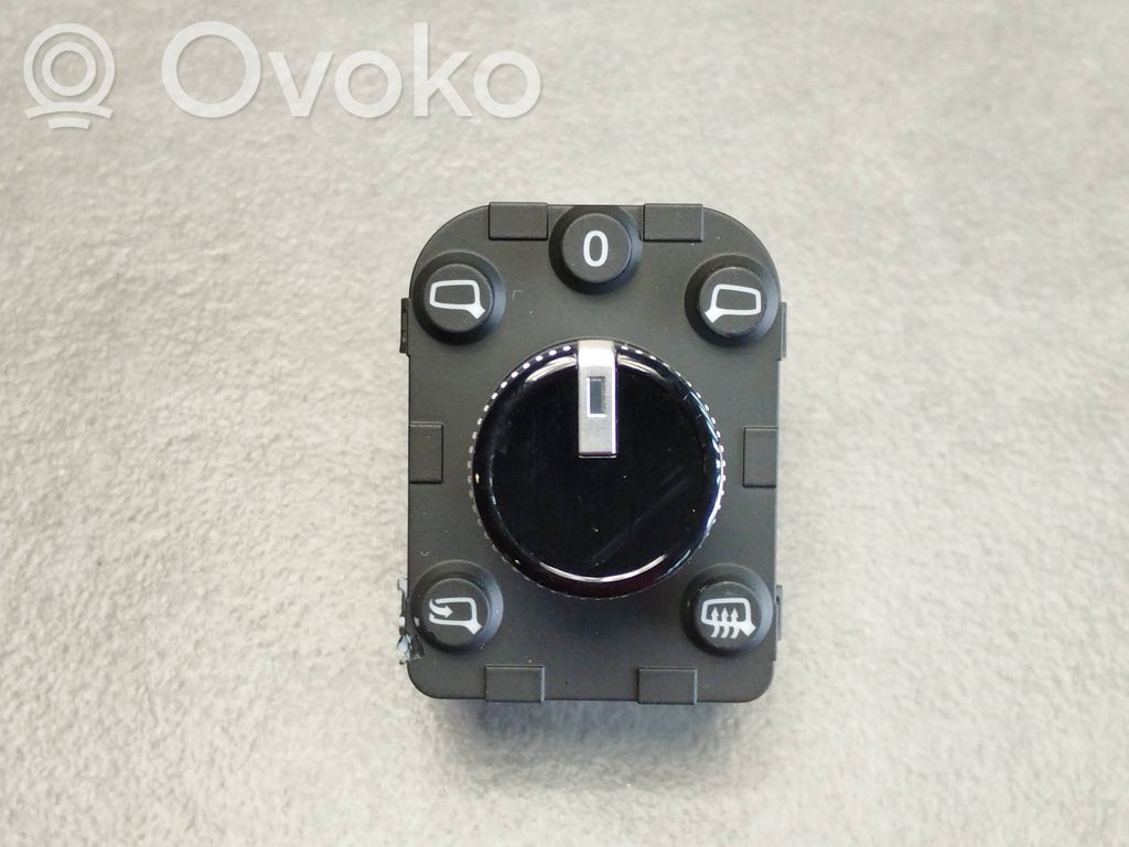 Audi Q4 Sportback e-tron Wing mirror switch 