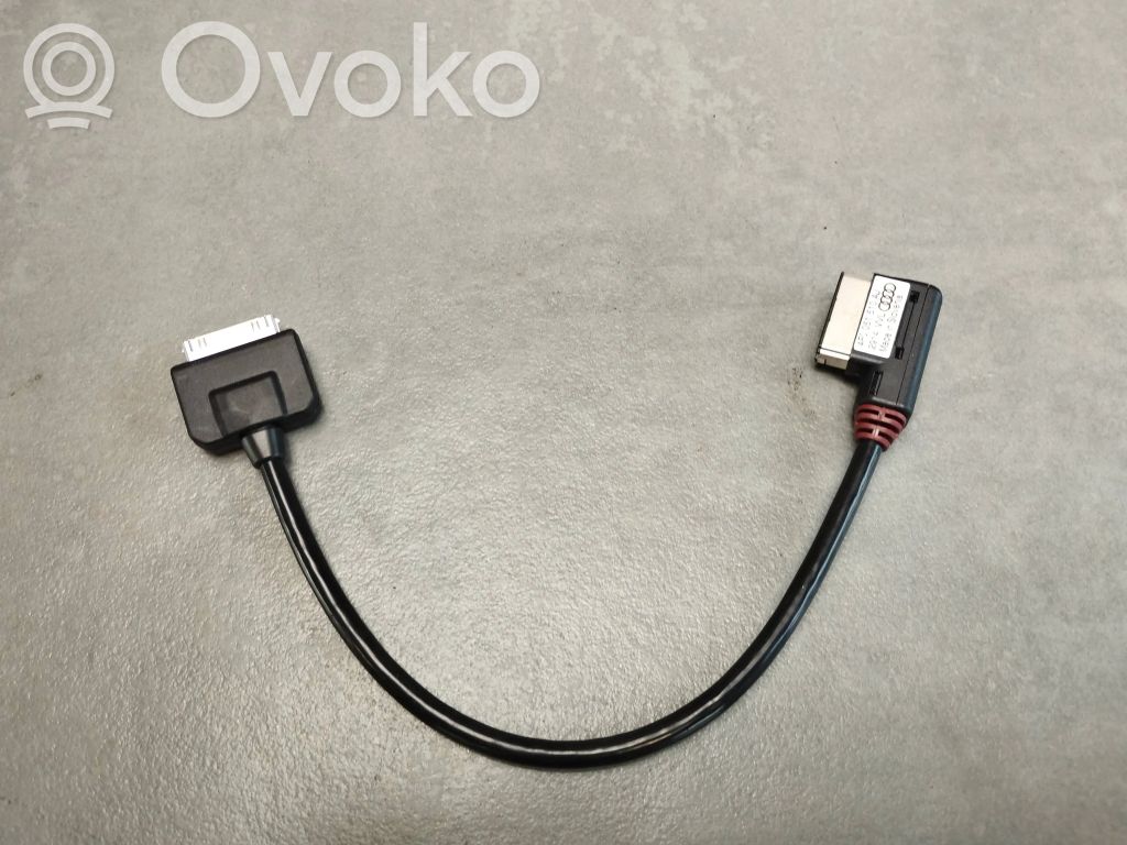 Audi A3 S3 8V USB socket connector 