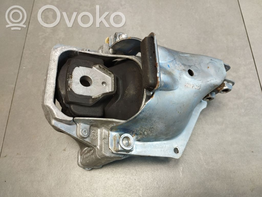Audi A5 Sportback 8TA Engine mount bracket 