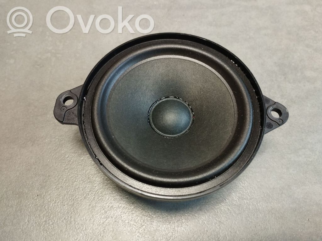Audi A5 Subwoofer-bassokaiutin 