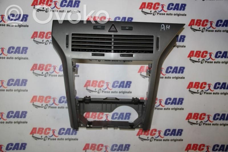 Opel Astra H Center console 