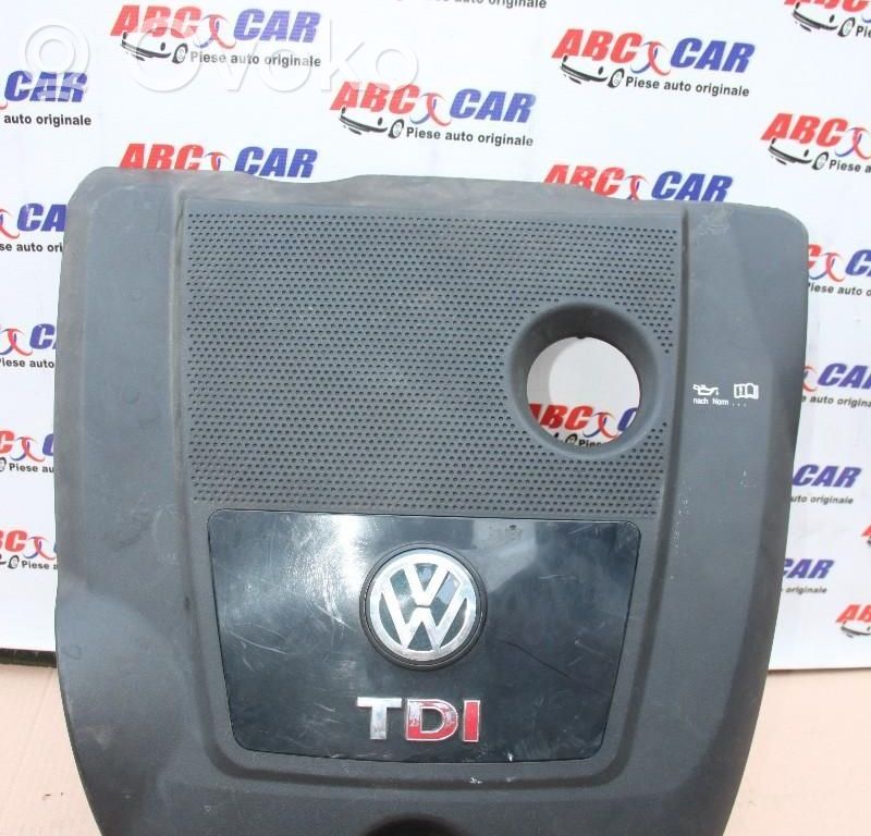 Volkswagen Golf IV Engine hood trim 